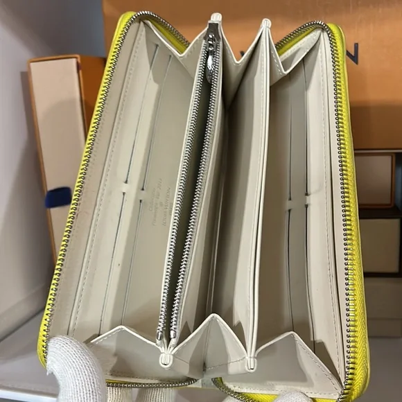 Louis Vuitton long vernis wallet - Picture 3 of 6